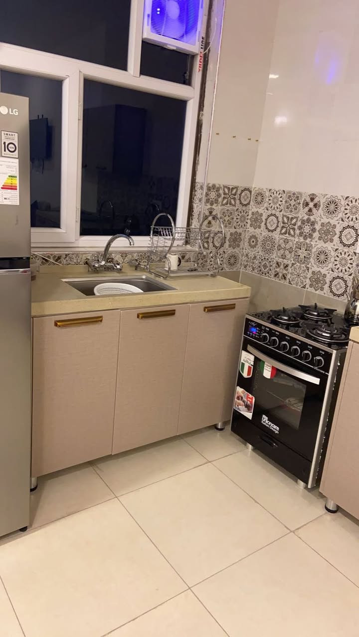 مرحبا عندي كونتر دابيعه الداخل المنيوم والخارج hdf ومرمر طبيعي السنك متر و٣٠والكونتر والملحق متر ونص سعر البيع ٧٠٠الف وبيها مجال


**إذا كنت صاحب هذا الإعلان وتريد حذفه لأي سبب، رجاءا أرسل رسالة إلى الدعم الفني**