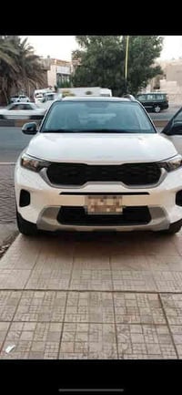 كيا سونيت موديل 2023ضمان 5 سنوات ماشيه 42الف داخل اسود سياره فول تو كل...