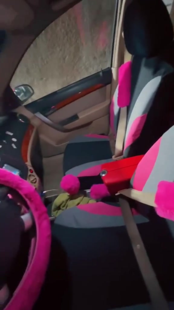 السلام عليكم
افيو هاج باك للبيع 

مكينه وكير مكفولات تخم ويل و تاير باتري جديد دوشمه الداخل سياره بيها مكانات صبغ ابيع حزام تدفه وتبريد جديد بس طار الغاز باسمي تحويل ثاني يوم شرط التحويل سعر 60 وبيها مجال حك الجيه ماشيه 105 حقيقي سياره بناتيه ***********
