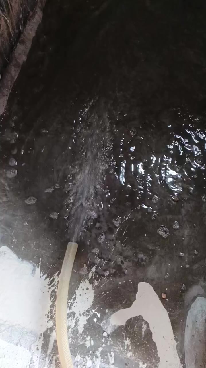 رأس الحكمه مخافة الله
اجواء ممطره 
و تريد تحمي بيتك من الرطوبة والحراره   و الأمطار الغزيرة  
مكتب محمد.***********
يقدم لكم الحلول المضمونة 
الحل هو استخدام العوازل الحديثة فائقة الكفاءة 

إللي راح يقاوم التشققات و الفطور و التمدد و التقلص
 هو العازل المائي الوذر كوت والعزل الحراري فلكسي كوت جاهز الخلط أفضل عازل مائي تام على الإطلاق في العالم كله ، مزيج من البوليمرات و الاكريليك يسلح بشبكة وايرمش 
نوع فريد شديد الالتصاق و مقاوم للماء والرطوبه يعزل      80 % من أشعة الشمس 

ضمان حقيقي مرفق بوصل ضمان
ومقاوم  للظروف الجوية القاسية  
أفضل من الكاشي و الشتايكر و مشاكله 
كلش هواية أفضل 
خفيفة الوزن
جميلة المنظر
طويلة العمر
فائقة الكفاءة 
العمر التصميمي 30 سنة
ولا تحتاج إلى أعمال الصيانة الدورية كما هو الحال مع الشتايكر و مشاكله و الماستك 
تشتغل هذه المواد و تنساها بعد و ترتاح 
الصور المرفقة توضح مراحل العمل ل
#كوادرنا  
بأداره محمد  ابو يهاب
#ملاحضه يوجد استشاره مجانيه ونبقه نواكب وياك حتلو تشتغل عد غيرنه الأهم يطلع العزل بأفضل حاله
