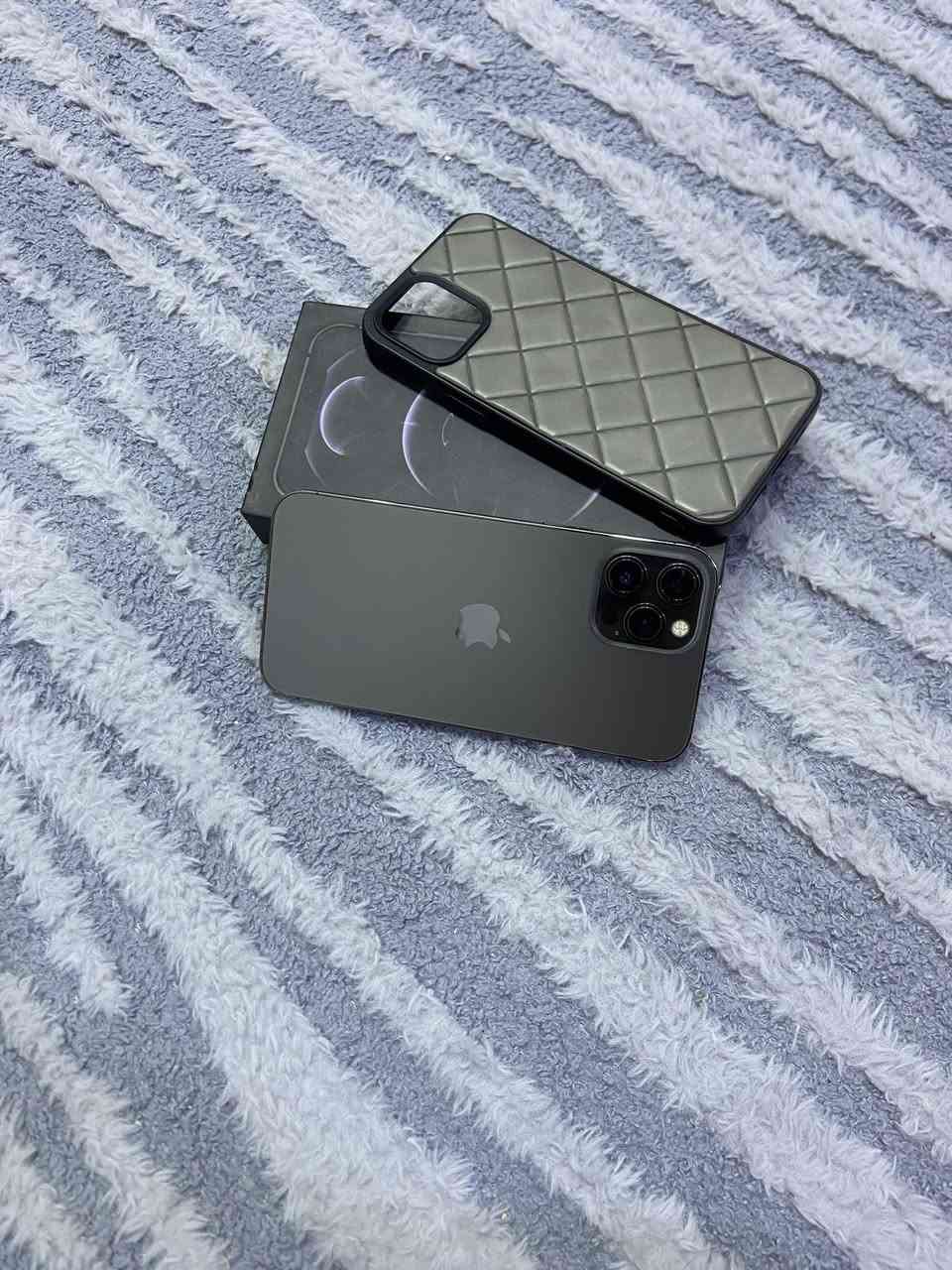 آيفون 12برو ماكس ذاكرة 256نمذج Mاصلي أمريكي جهاز برغي مامفتوح بي مكفول من كلشي بطاريه 85ويا كفر  كاتونه اصلي جهاز لون ميمز اسود نظافته 100/100 سعر 550بيه مجال للشراب رقمي ***********

