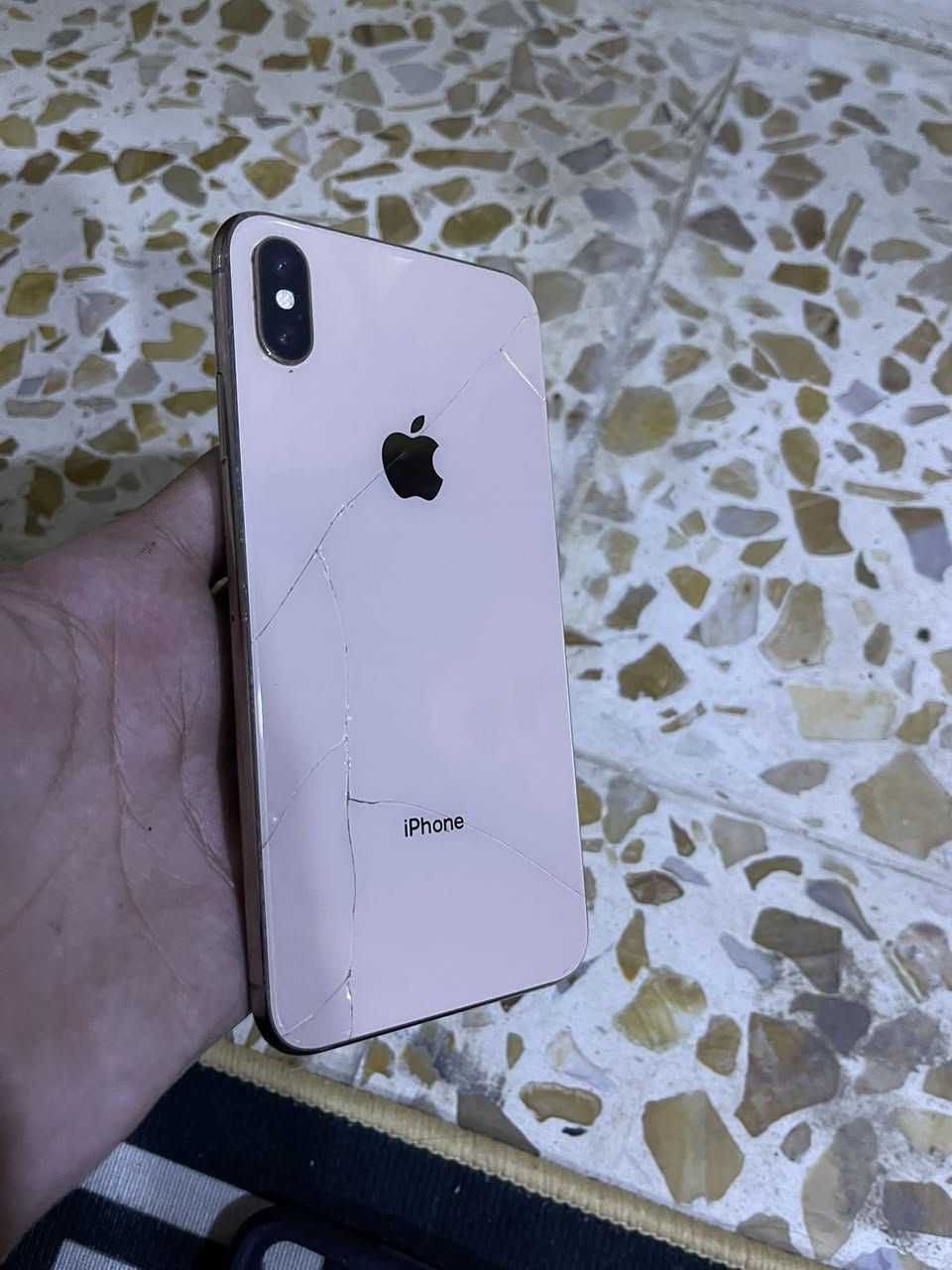 X S MAX
ذاكرة 64
بطارية 78
جهاز بلادي 
اتصال صوت تكنيك فيس ايدي 
كل شي شغال فقط فطر بالضهر 
مراوس بـ اندرويد فقط ( مراوس بدون فرق رايد ) 
مكاني بغداد المحموديه 
*********** واتساب فقط
