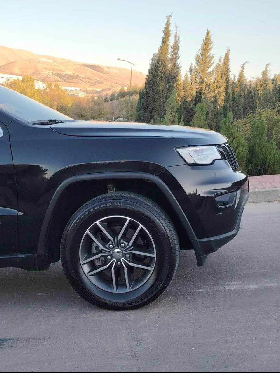 سلام عليكم جيب مديل 2017 لمتد بلاص سياره فول مواصفات  حادث جاملغ وبنيد خفيفات جاملغ مبدل بنيد نفسه سياره بدون دواخل بدون ارباكات ارباك سليم  سياره نضيفه كير مكينه كفاله  ماشيه 95ترهم بيع وترهم مراوس بسياره  حسب لقناعه
 1 مواصفات فتحته سقف 
2كشنات جلد 
3كشنات اماميه كهرباء 
4كشنات هيتر لامامين +خلفيه هيتر 
5سكان  هيتر 
6حساسات 360 
7جنطه كهربائ
8مودات قياده
 9 تشغيل عن بعد 
توقف ذاتي  وبعد بيه مواصفات سياره حلوه ونضيفه 
 رقم بغداد دولي جديد 
سعر 210$
مكان سياره كربلاء 
***********
