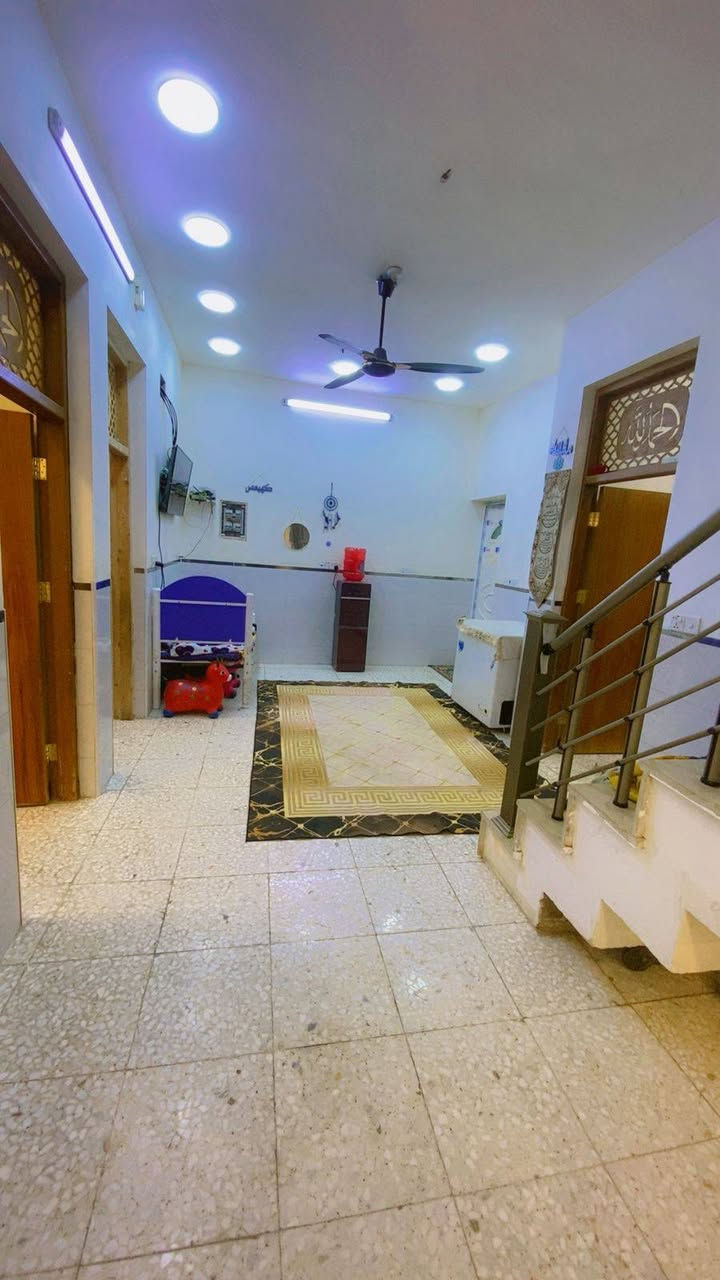 السعر 80 وبي مجال 
دار البيع زراعي سند 25 مساحه البيت 100 واجها 7  طابق واحد وبيتونه بناء حديث  ,,الامين السده  ,,خدمات مي كهرباء مجاري البيت جدآ نظيف ***********
