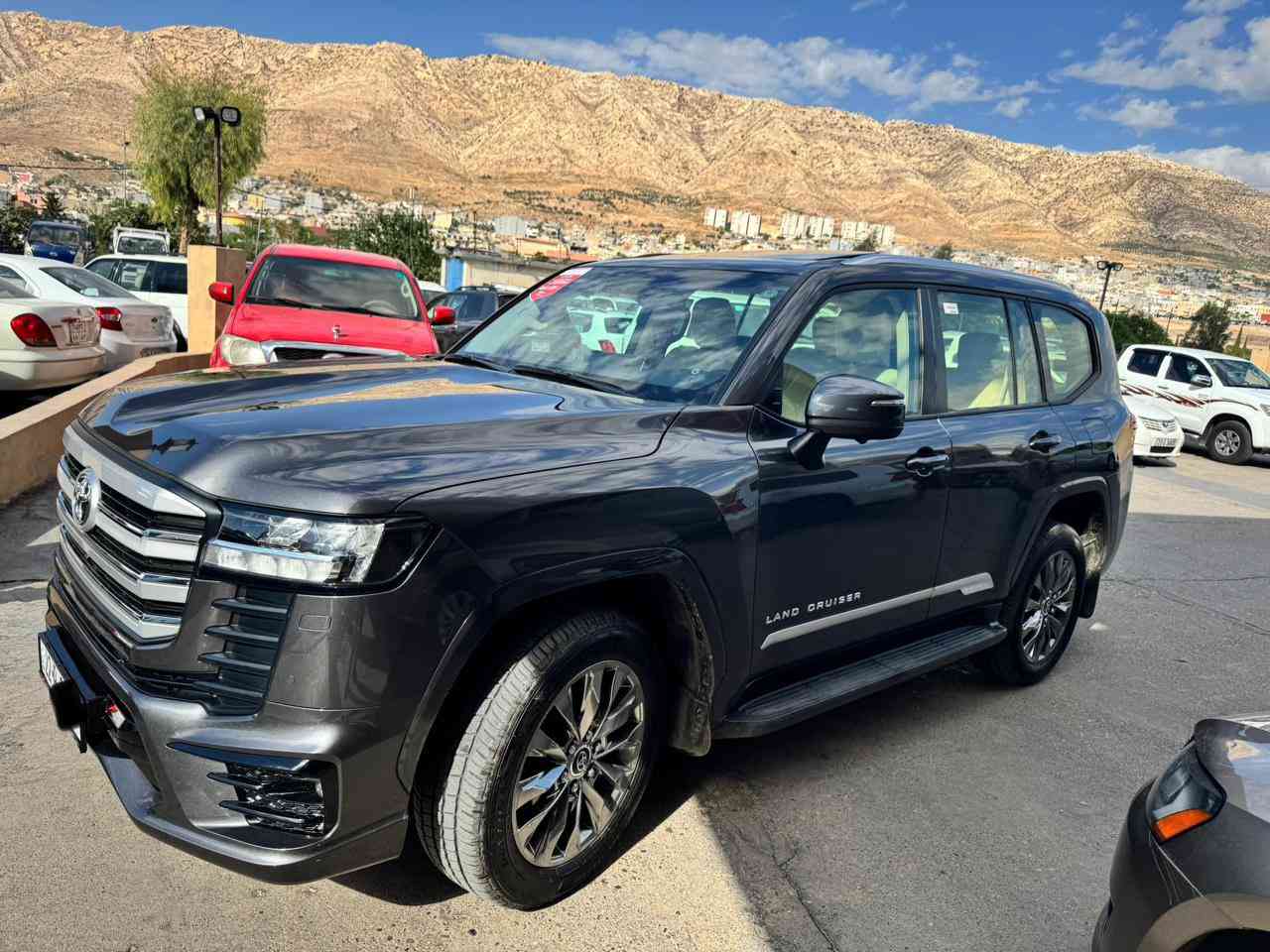 بسم الله الرحمن الرحيم
تويوتا لاند كروزر ٢٠٢٤ شركة جهان
مواصفات لمتد
٦ بستن تنفس طبيعي 
ماشي ٢١٠٠٠ الف كيلو 
دعامي لي دعامي شرط
رقم اربيل مكان دهوك 
***********
