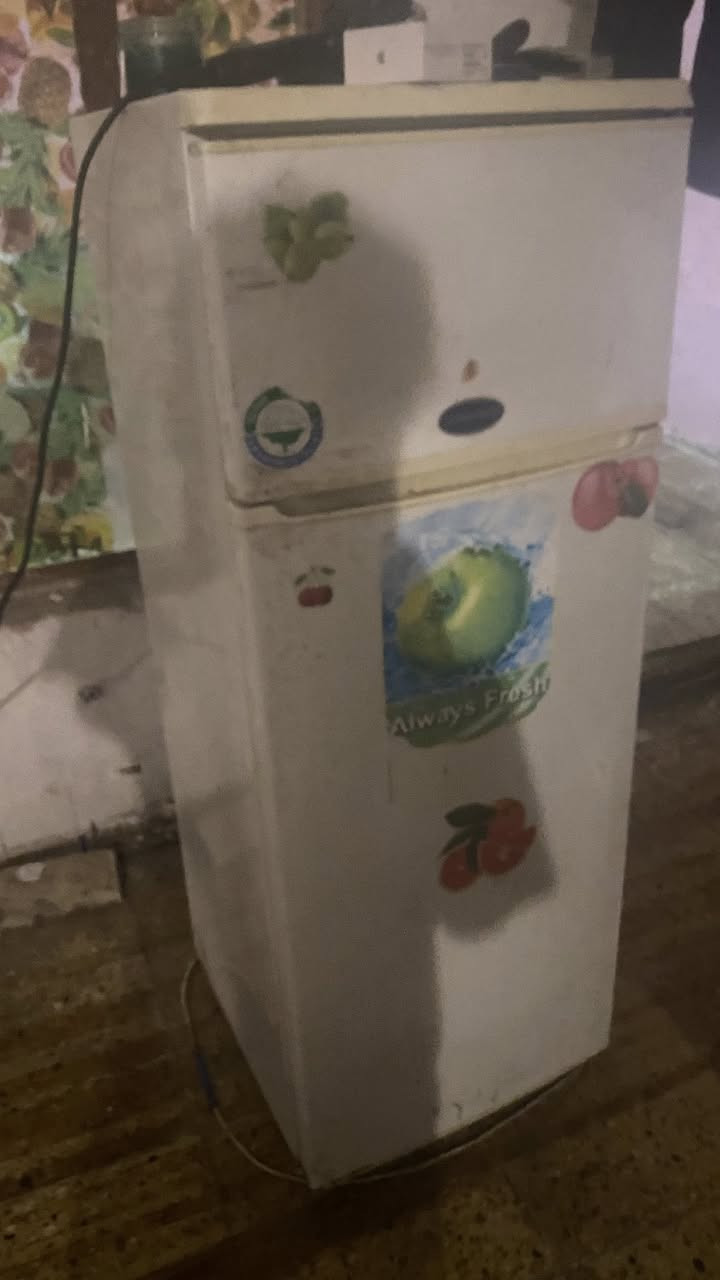 الورع سوق الدوره
ام عليكم عندي ذني غراض للبيع مال طالب الثلاجه ما بيه غاز والمجده كذالك هم تحتاج غاز والدبه الغاز عراقيه ومتروسه والغساله التنشيف مايشتغل يعني تريد كلمن وسعره تريد أخذهن كلهن بسعر يفيدك وإذا تريد قيم وأخذ هذه رقمي ***********
