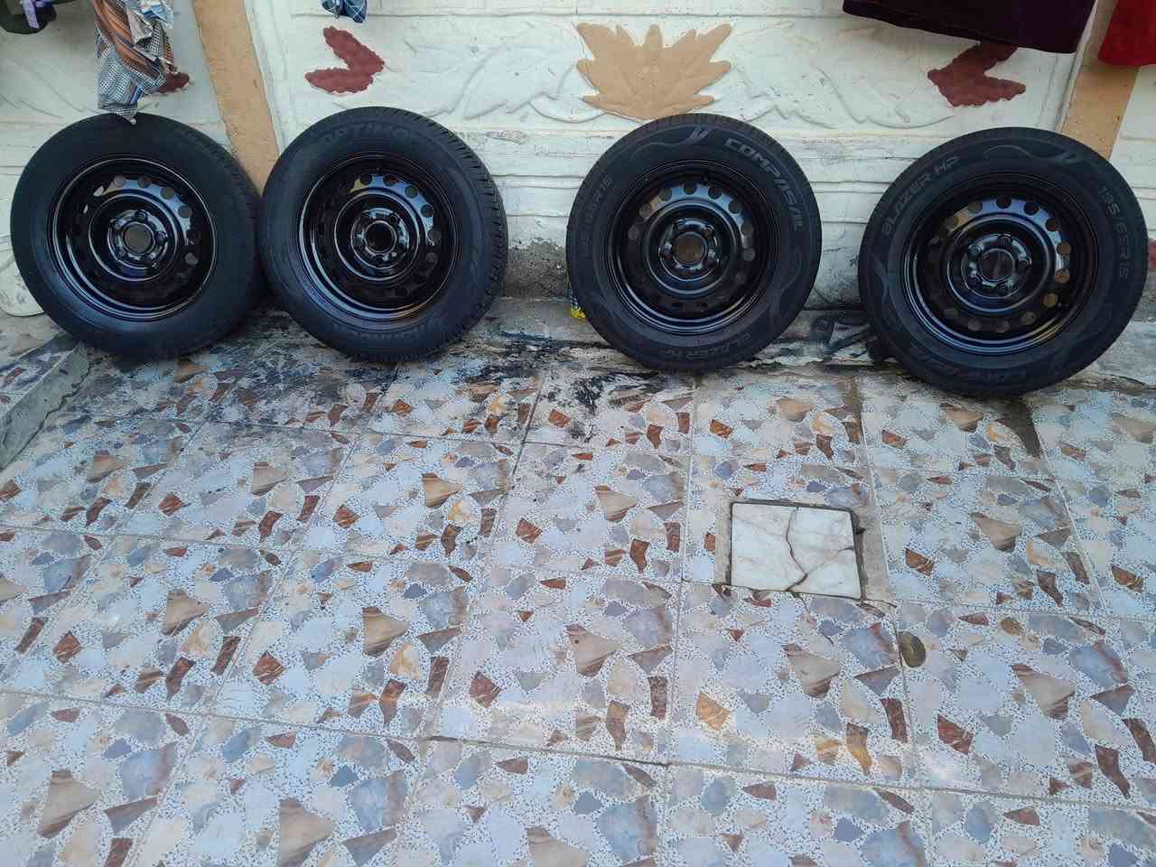 تخم  تاير ويل  للبيع  جديد  مكاني حله  حجم 15.                 ***********
