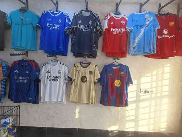 بسم الله الرحمن الرحيم
عرض خاص 
حذاء ميسي + دريس + جاروب بسعر 30.000
اهلا وسهلا بالجميع 
للتواصل ***********
