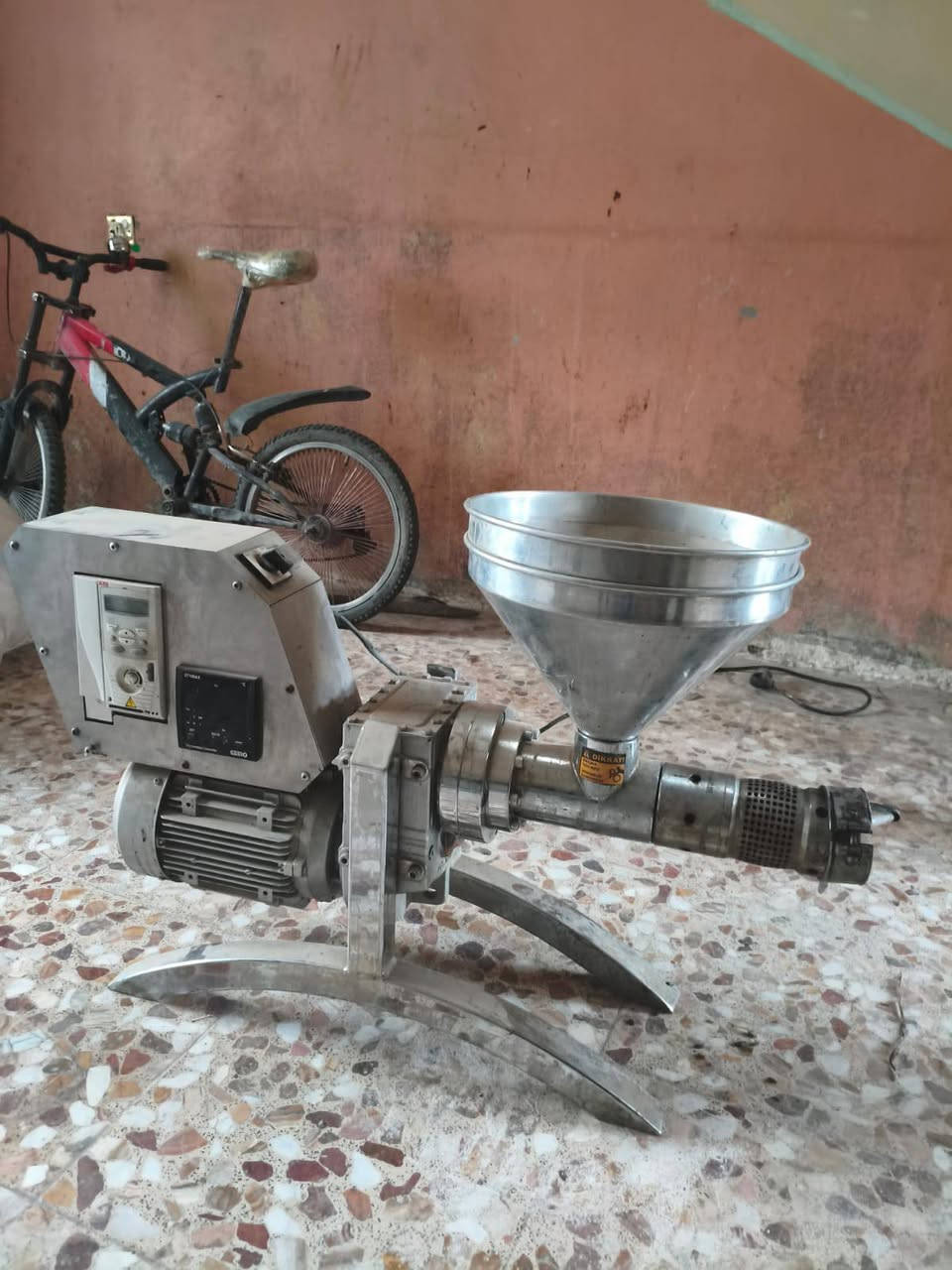 مكاين عصر الزيوت للستفسار ***********
