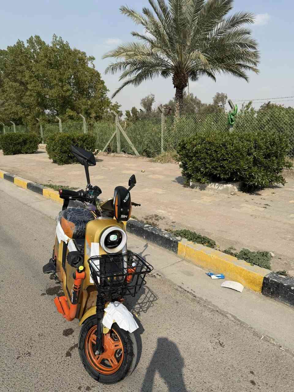 🛑سلام عليكم
🛑دراجه شحن x900 للبيع 

🛑الدراجه نظيفه جدا بيها فقط كسر ب الجاملغ 

🛑مواصفاتها

صندوق وبصمه تشغيل وسويج وتشغيل عن بعد وسماعات وبيها هواي شغلات 

🛑5بطاريات دبل His

🛑ملف 2000 حقيقي His

🛑سرعتها 65 حقيقي 

🛑السعر400 ألف 

🛑العنوان بغداد الزعفرانية 

🛑‬***********
