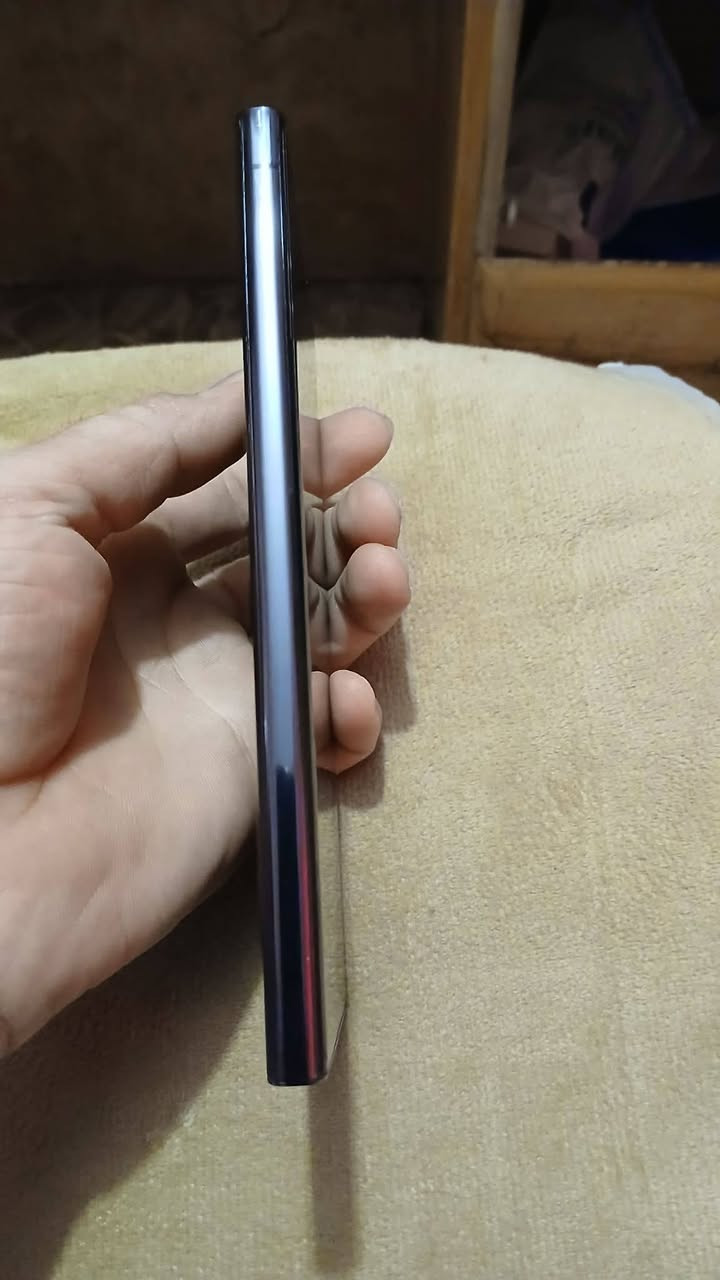 السلام عليكم
اس 23 التراء 
شرق اوسط عربي
دبل شريحه خطين
مابدل اي شي 
كلشي ماويا فقط كفر
مدينه الصدر 
السعر ٦٤٠ قفل بدون عمله 
***********
