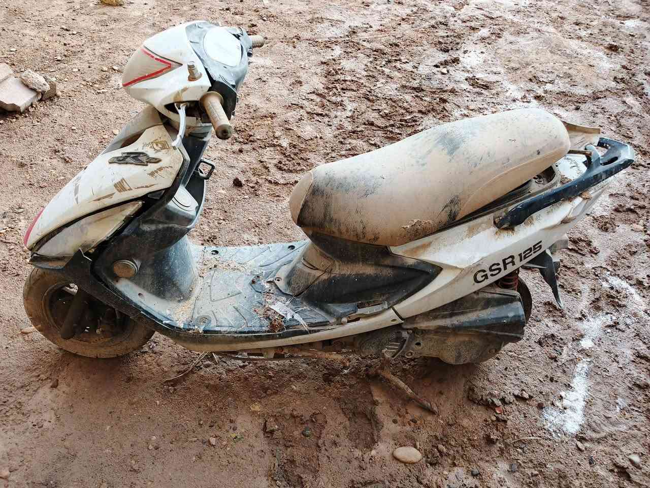 السلام عليكم دراجه البيع كوم حديد ***********
