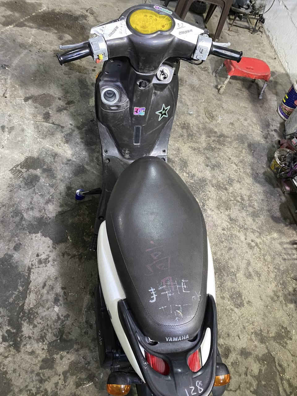 السلام عليكم دراجه فوله سرعه ١٢٠ للبيع الدراجه كفاله عامه من مكينه وكفرات كفاله عامه السعر٧٠٠ الرقم ***********المكان حي الجهاد
