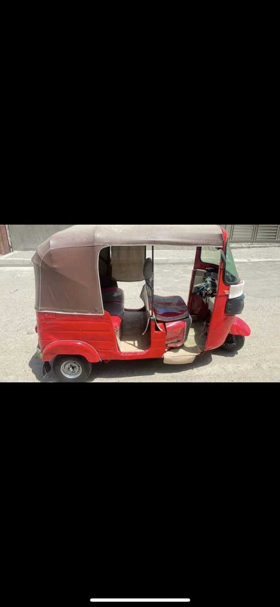 السلام عليكم تكتك. لبيع. موديل. 2018 شهر 6 تكتك نضيفه رقم وسنويه. مكان بغداد. :***********
