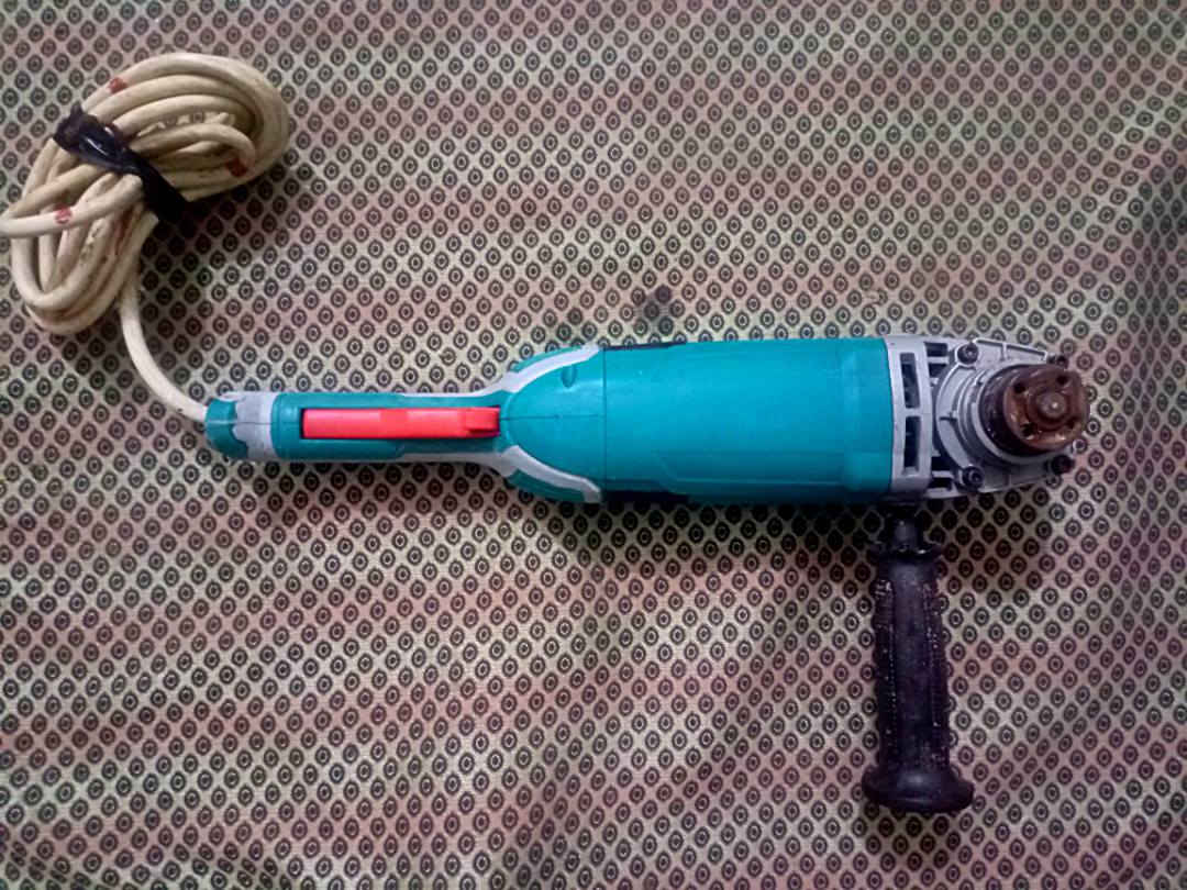 سلام عليكم
دريل كسار كبير ماركة توتل
نضيف سعر 70

كوسرة ماركة تام 230 ملم
نضيفة سعر 45

كوسرة ماركة توتل 180 ملم
نضيفة سعر 45

مكان بغداد البلديات يوجد توصيل
رقم واتساب ***********
