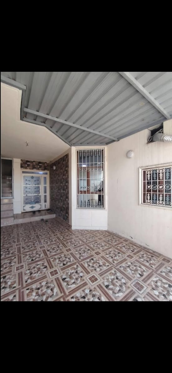 رو
 دار للبيع المساحة 150واجه7ونص
على شارع 20وحديقه طابقين وبيتونه الموقع حي النصر قرب جامع
#السعر132مع المجال 
للاستفسار. *********** او *********** او زيارة المكتب ارو
