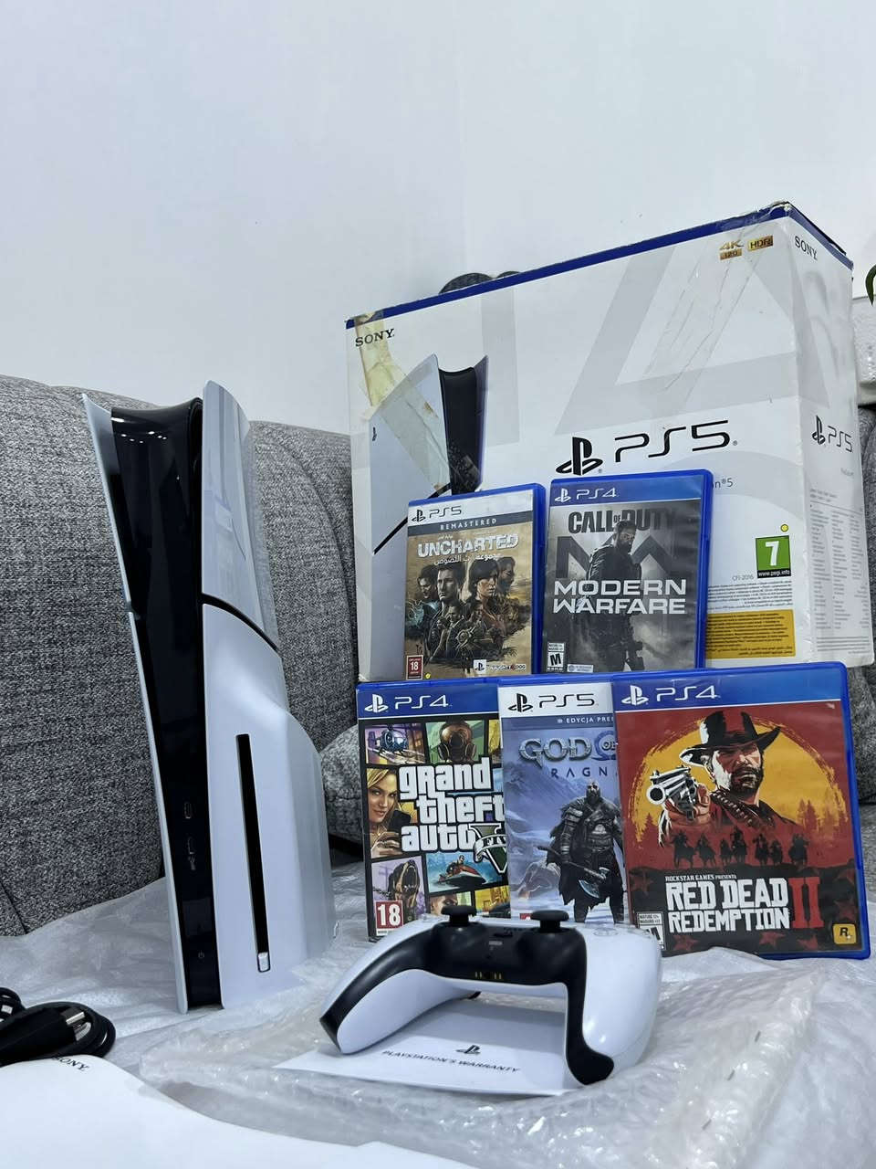 🌟 فرصة نادرة لعشاق التميز والأداء الخارق! 🌟
للبيع جهاز PlayStation 5 Slim (الإصدار الأوروبي الفاخر) بحالة ممتازة جداً ونظافة تامة – تجربة الجيل الجديد كما لم تختبرها من قبل!
✨ تفاصيل العرض الملكي:
 حالة الجهاز: استخدام خفيف جداً لمدة شهرين فقط، وبكامل نظافته وأناقته وبحالة توازي الوكالة.
 العلبة والملحقات: يأتي مع كرتونته الأصلية النظيفة، وكافة الكابلات والملحقات الأساسية الأصلية من الوكالة (يد التحكم اللاسلكية DualSense، كابل الطاقة، كابل HDMI، وكابل الشحن).
 الإصدار: النسخة الأوروبية (Slim) التي تتميز بالتصميم الانسيابي الأنيق، التبريد الأفضل، والمساحة التخزينية الممتازة.
🎮 مرفق مع البكج أقوى 5 ألعاب عالمية (جاهز للمتعة الفورية):
1. God of War Ragnarök (نسخة PS5 الفاخرة)
2. Red Dead Redemption 2 (النسخة الأسطورية)
3. Grand Theft Auto V (GTA 5)
4. Call of Duty: Modern Warfare
5. Uncharted: Legacy of Thieves Collection
💰 السعر: 800 ألف دينار عراقي (وبي مجال حق الجية فقط).
📍 الموقع / الاستلام: النجف الأشرف - حي النداء - مجمع قنبر 2.
📞 للتواصل والاستفسار: *********** (اتصال أو واتساب).

