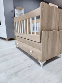 سرير ومهد تركي للبيع حجم كبير 07825950735