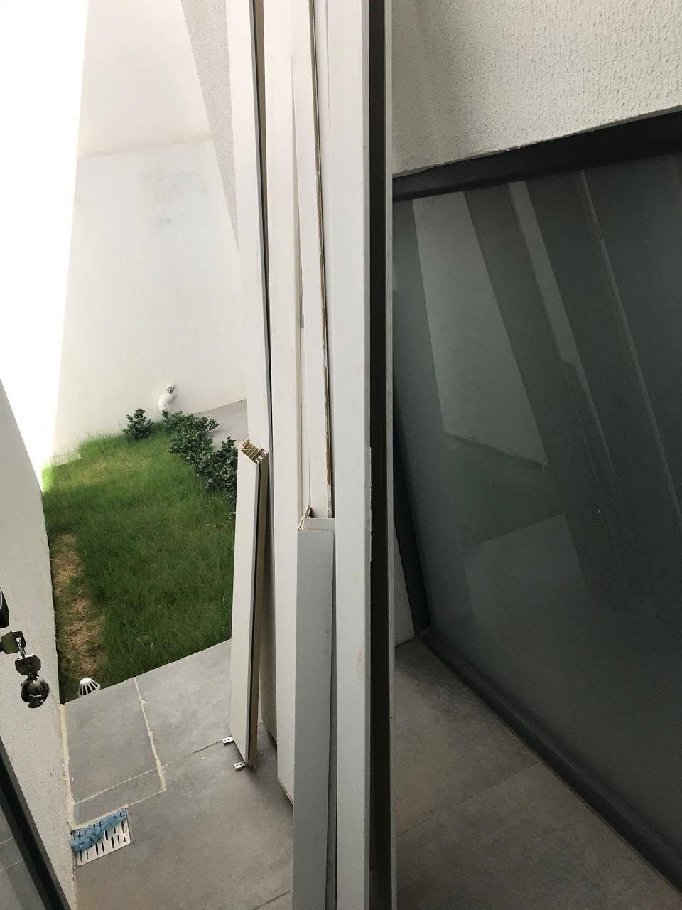 أبواب تركيه عدد ٣ لون ابيض كاملات هنه وجراجيبهم وتغليف الايدات الكيلون لتواصل واتساب ***********
ملاحظه الأبواب منشوره صورهم لمن مركبات
