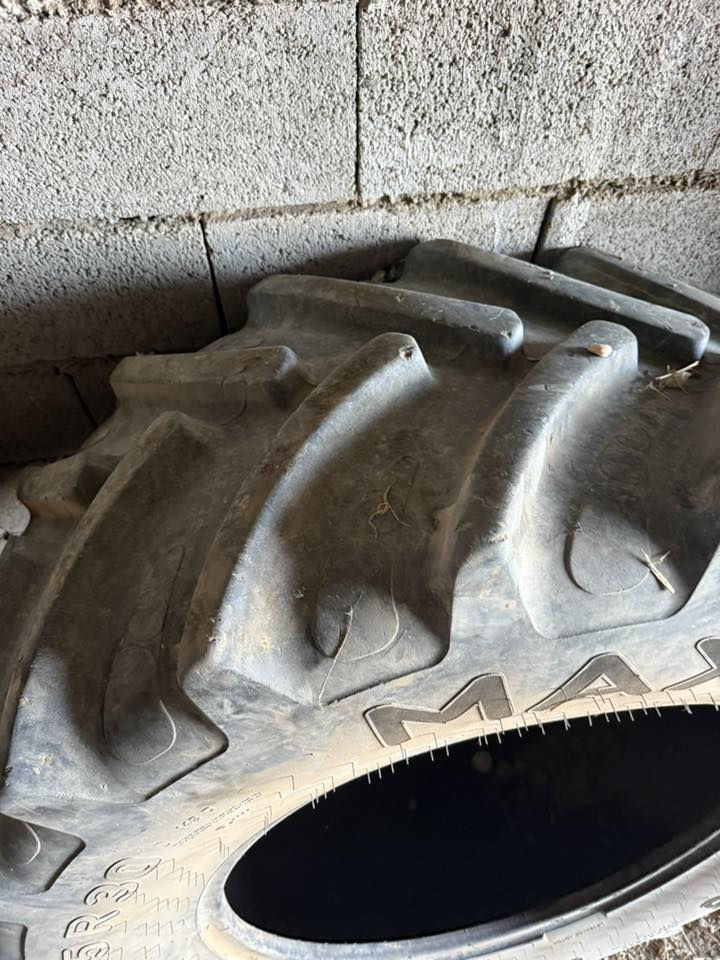 تخم تاير للبيع مستعمل    ***********
