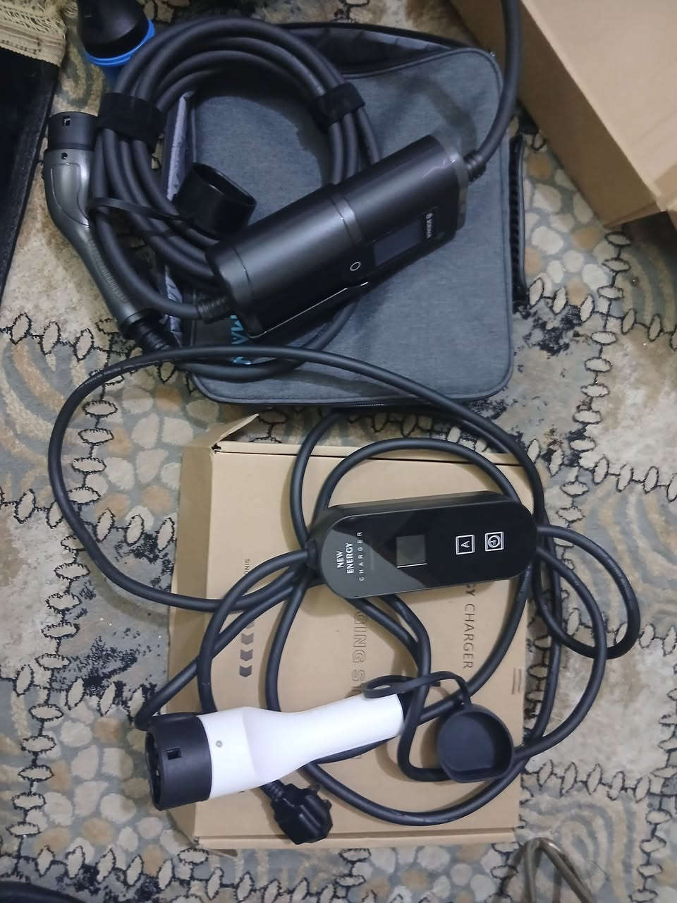 السلام وعليكم شواحن سياره كتبونه سعر وبلعافيه ***********
