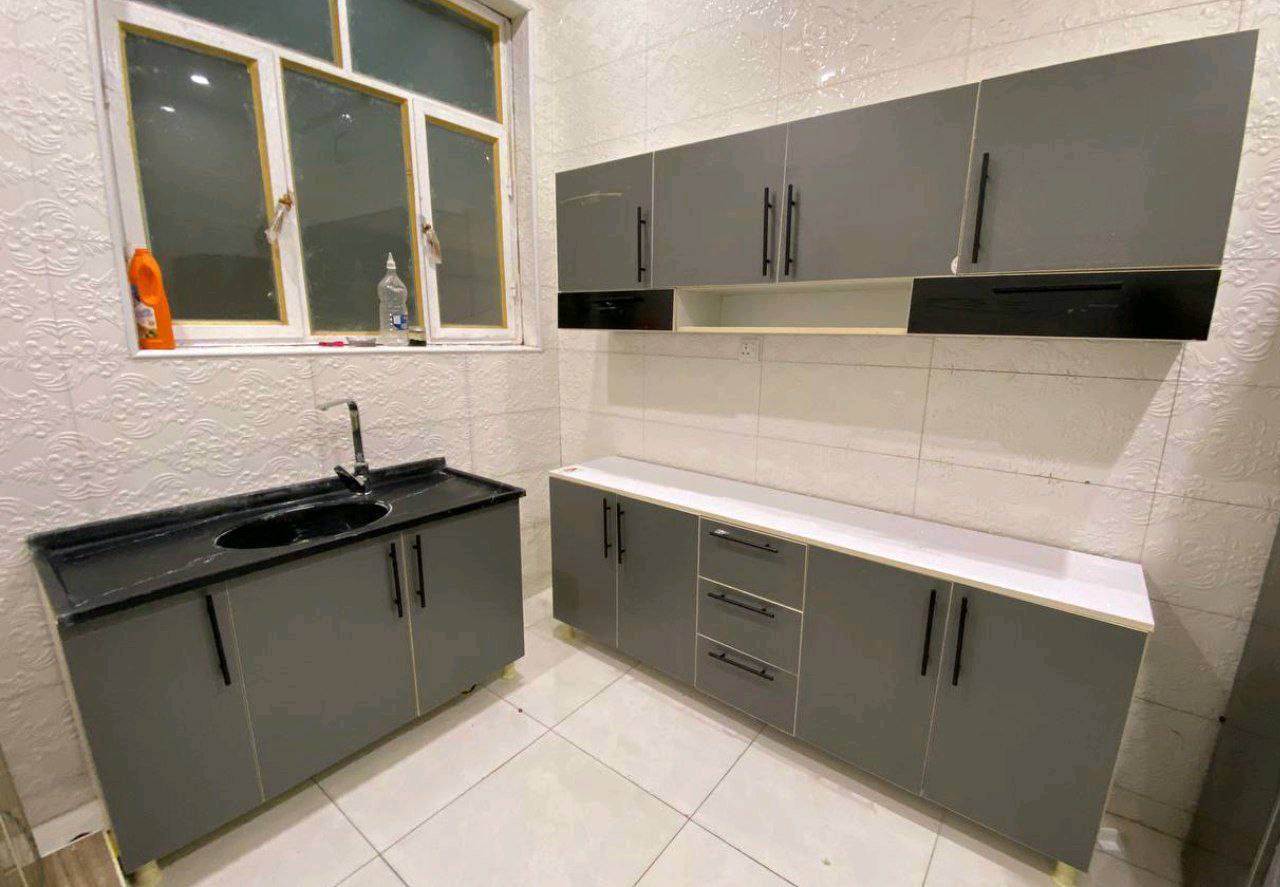 متألقين بكل مكان 😊

✨خشب تركي mdf..
....
القياس مترين ارضي مع جرارات 
ملحق مترين 
سنك متر و20 مرمر 

السعر / 325 الف