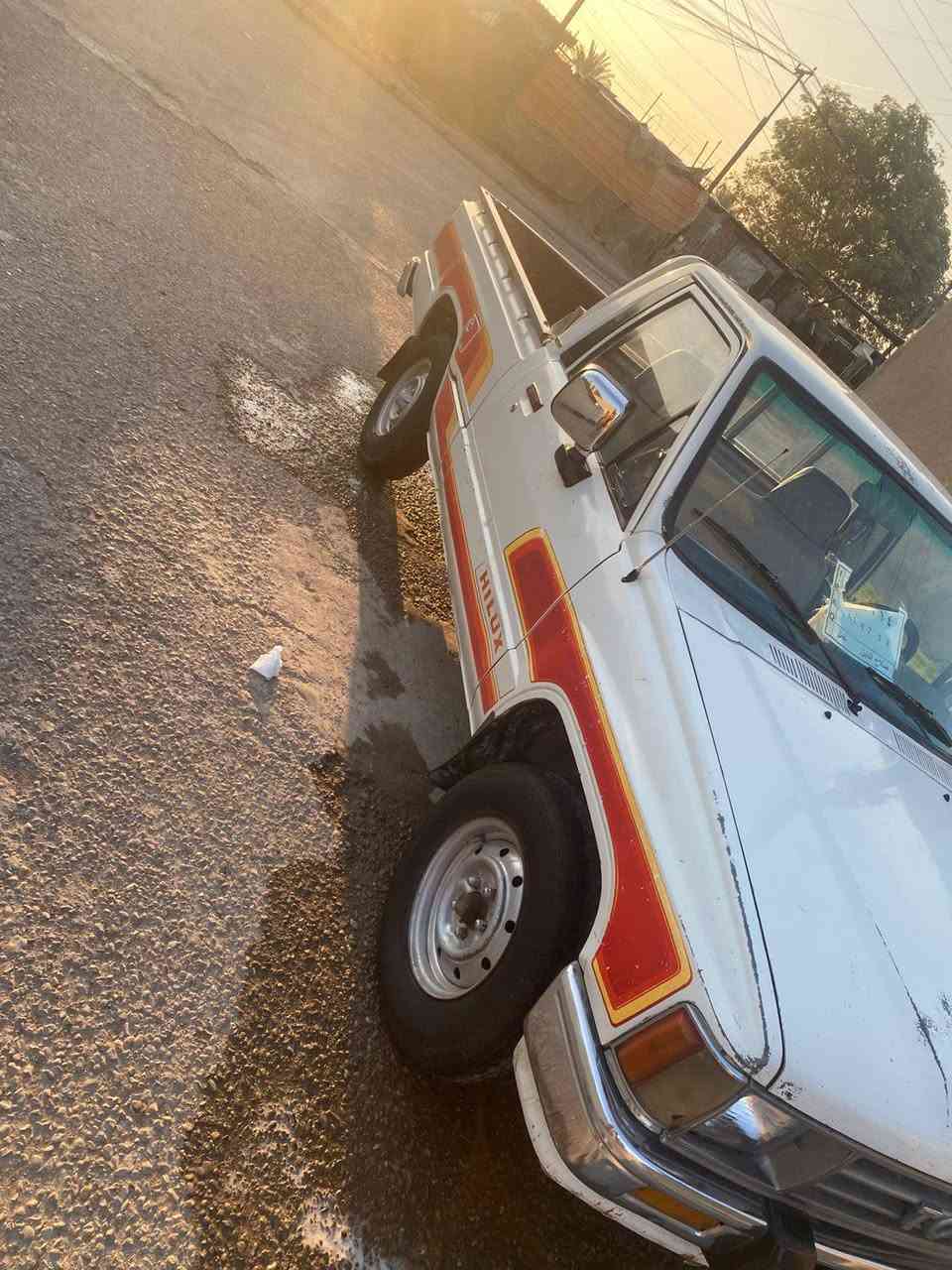 السلام عليكم بيكم للبيع موديل ٨٨ رقم صلاح الدين بعدهي على بلاد مابيهه اي طخه والا صبغ صدر  كامل تخم تاير مابيهه اي نقص مكاني بغداد حي الجهاد  السعر ٧٠وبيهه مجال وهذا رقمي ***********
