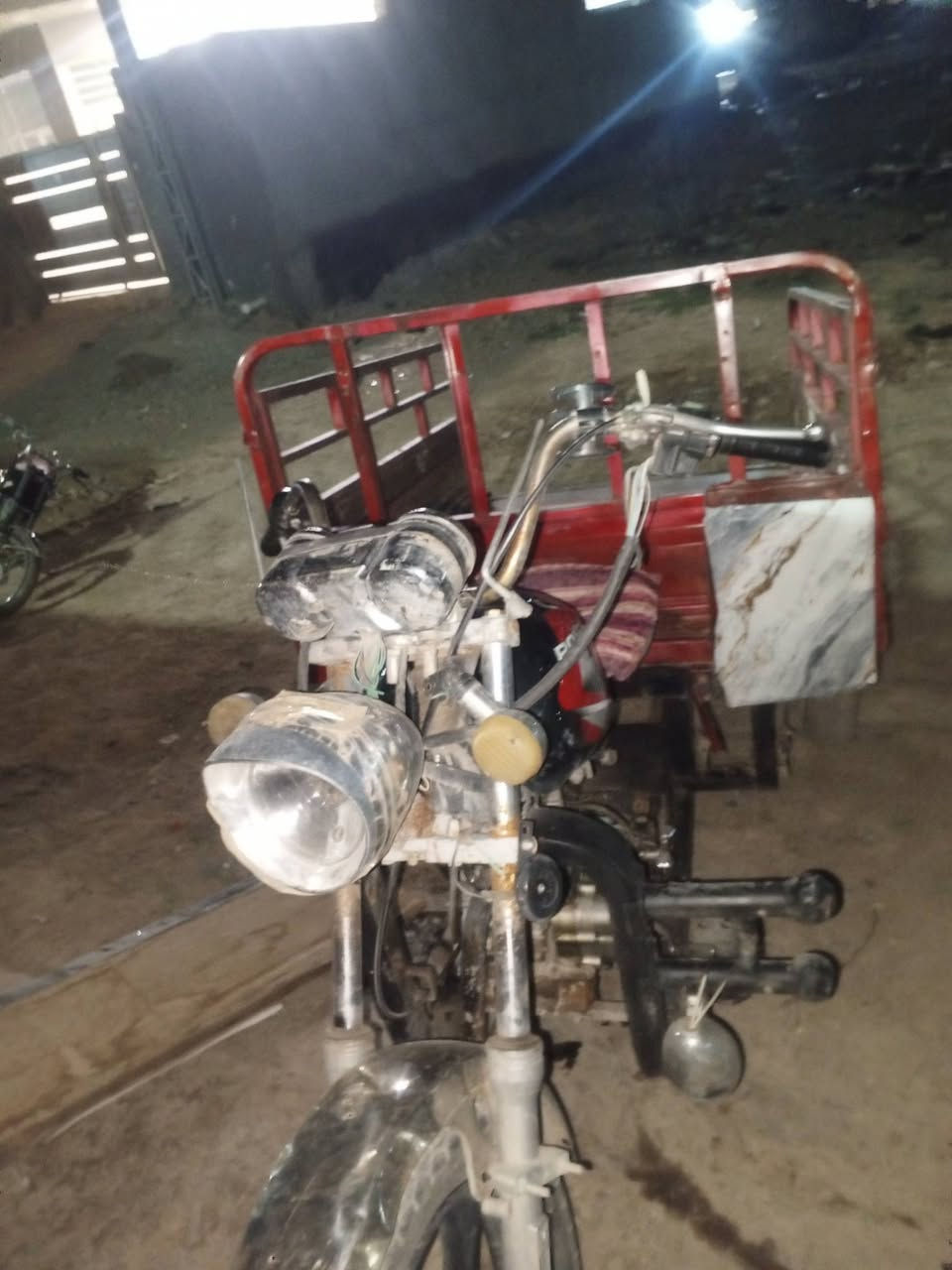 ستوته البيع بيهه محرك إم طير 220 أوراق اكله المكان بعقوبه السعر 500وبيهه مجال قليل***********
