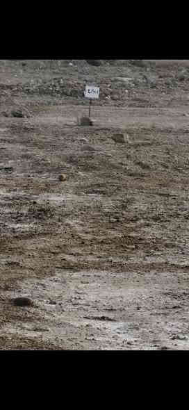 سلام عليكم توجد 200 متر في مربع 4000 قريب من شارع 40 سعرها مناسب جدا  مفروزه وجاهزه  سعر  75 بيها مجال بيع نص او كامله  ***********
