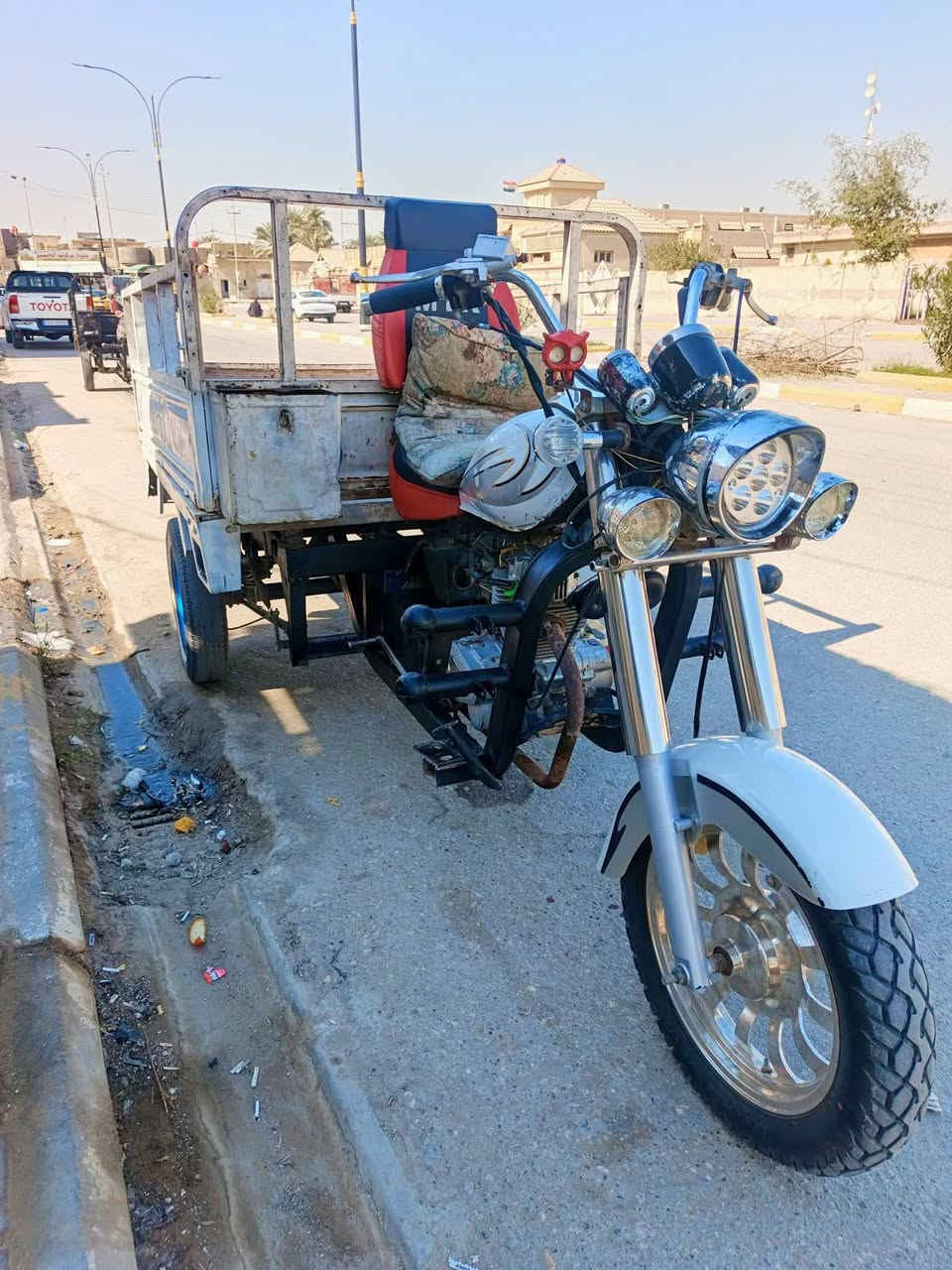 السلام عليكم ستوته امتيار للبيع  مديل 2009 شاصي مكفول مقدم جديد تواير خطه  رقم اسود وسنويه راعي موجود بحي الحكم مكاني رميثة ***********
