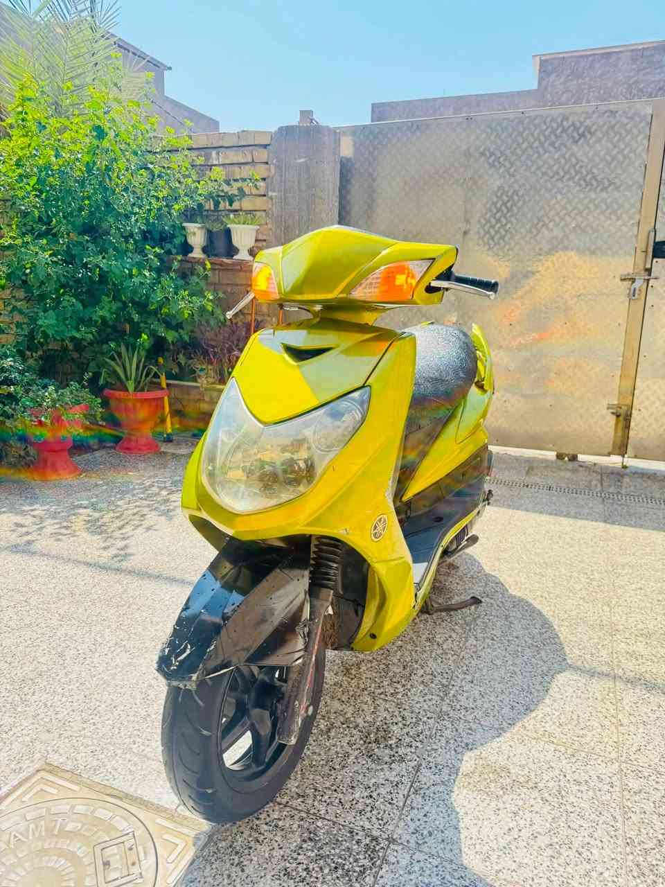 سلام عليكم سكنس فحل للبيع دراجه برغي ممفتوح بيها شلعه ومعدل بك لايت واشاير كرستال صالنصه رياضي لايت زنون السعر ٥٥٠ العنوان بغداد الكماليه رقم ***********

