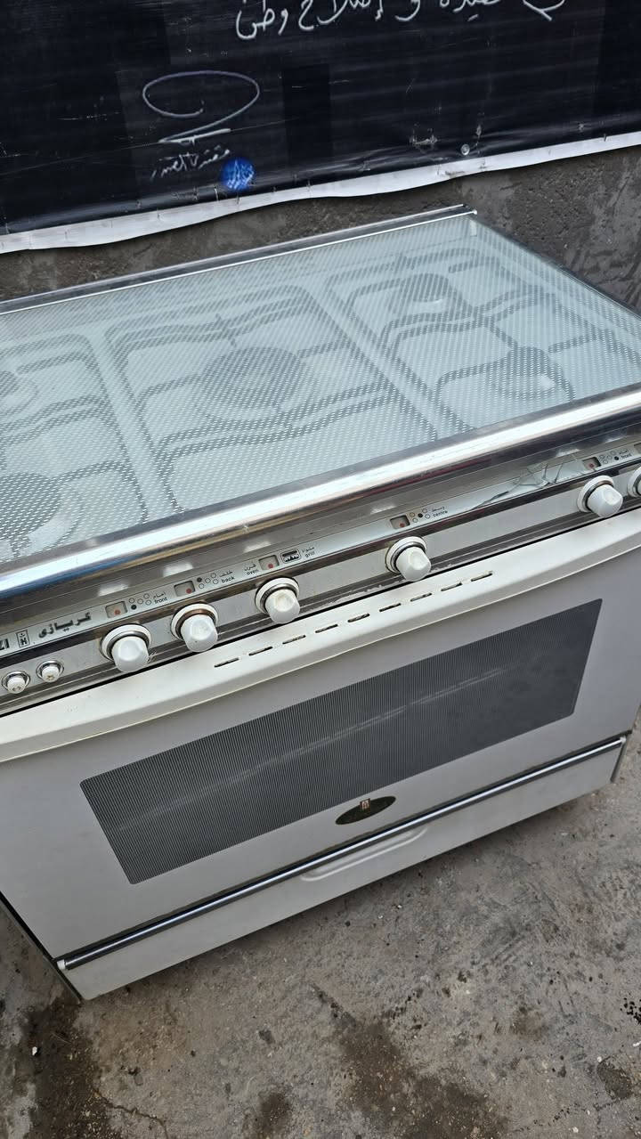 من رخصه الأدمن طباخ كريازي مصري لون ابيض استعمال موسم واحد شرط النار سعره ٢٥٠الف الشراي يتصل *********** ***********
