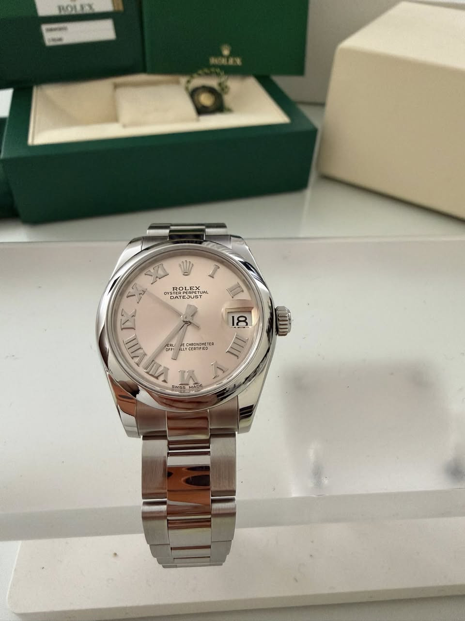 ساعه سويسريه اصليه 100% نوع Rolex Datejust 31mm Roman Numerals Pink Dial موديل  2017 مينا لون مميز ومن الصعب الحصول عليه حالتها مستعمل كالجديد مطلوب 4700 دينار اردني للتواصل على الخاص او على الرقم 0785261118


**إذا كنت صاحب هذا الإعلان وتريد حذفه لأي سبب، رجاءا أرسل رسالة إلى الدعم الفني**