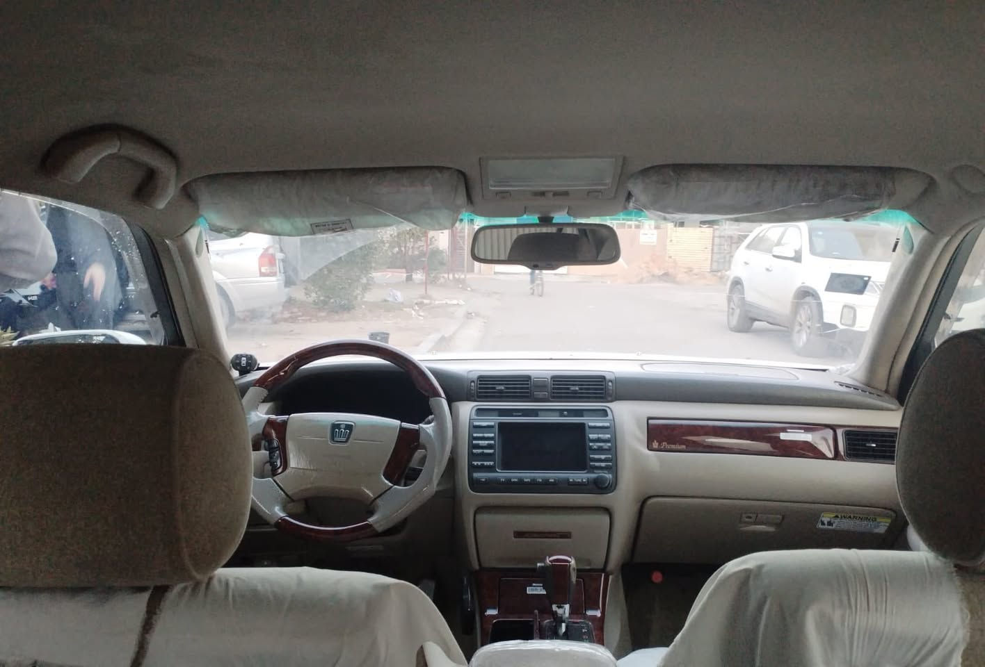 كراون 2003 اربع دكم للبيع
السلام عليكم
كراون 2003 اربع دكم فول ما عدا الفتحه
محرك ديفور الجبير 3.6
مواصفاتها معروفه حساسات امامي خلفي ثلاجه برده والخ.. حتى كاميرات جانبيه بيها
تحوير نجف كامل عارف العيساوي
ومغلفه جلد الارضيات للحفاظ عليها 
سياره حلوه ما ناقصها شي 

ماشيه 160 الف
مكان السياره بغداد

السياره باسمي تحويل ثاني يوم شرط تستلم سنويه باسمك، وارقام السياره قبل كم يوم سويتهن الانكليزي الجديد موجود اخر صوره

السعر 140 ورقه وبي مجال

للاستفسار اكثر ***********
