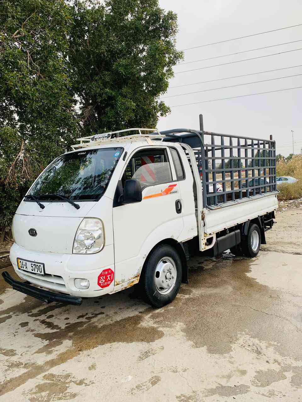 السلام عليكم كيا فحل 2011 رقم قادسية كفالة عامة كلشي بلادي بيها ما متعوبه السياره تخم تأير لاسا  تحويره 14. تانكي 100 السعر 123 وبيها مجال ملاحظة ابيع بدون محجر  *********** اتصال غير متواجد ع الفيس
