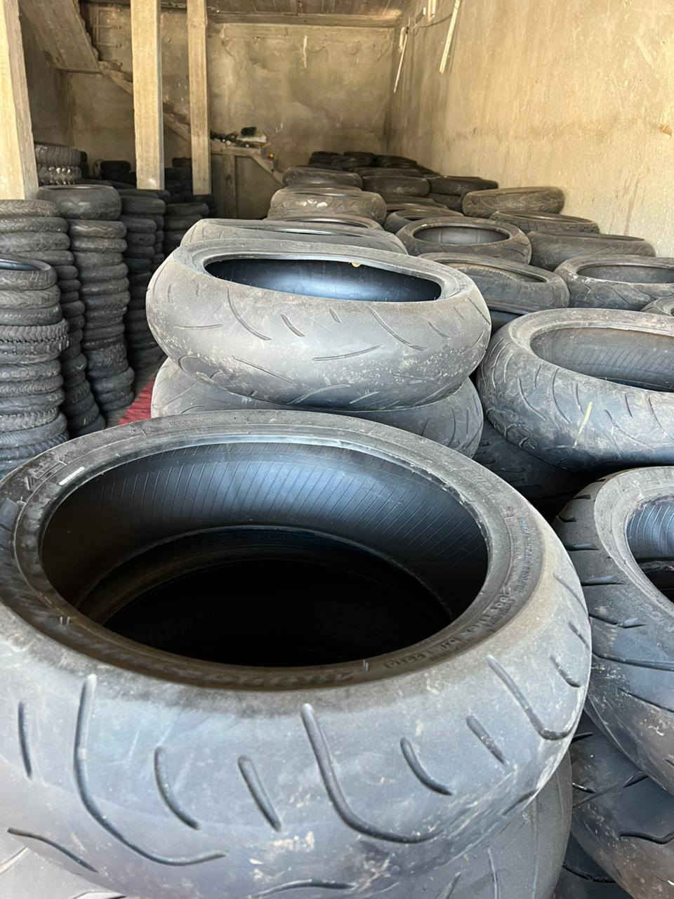 السلام عليكم وصول حاويه جديده تاير بطح خلفي امامي قياس
200
190
180
قياس 
170
160
150
  قليل جدآ 
العدد 500 سعر الزوج 40 ألف 
مع 250 زوج 
14
15
16
18
19
سعر الزوج 35 ألف 
هاي الحاويه جديده بس صفطتهه
مابايع منهه ولا تكه شاهد الله 
انضف من ماموجوده بصور
العنوان المثنى السماوه 
موبايل ***********ابو رقيه
