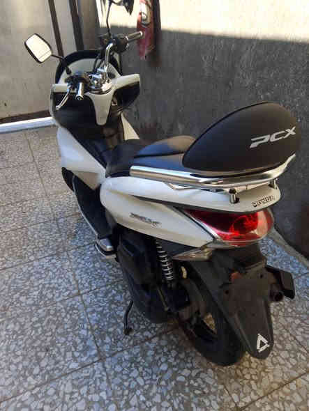 دراجه للبيع  سعر مليون و200 مكان لبلديات شارع لمصرف الظباط رقم لهاتف ***********
