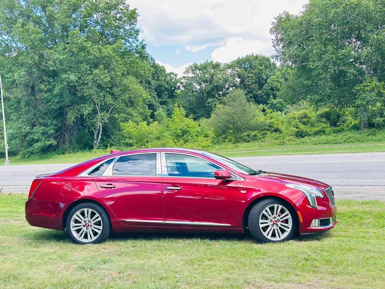 Hello I have here a beautiful low mileage 2019 Cadillac xts premium luxury with only 24k original miles clean tittle never been in a accident oil changes and fluids all up to date car needs nothing but a new owner looking to buy a family suv so I have to get rid of this one any other questions or concerns call or text me at 3one3 6five2 7two1one asking price is 17500 O.B.O thank you and have wonderful day النجف, العراق


**إذا كنت صاحب هذا الإعلان وتريد حذفه لأي سبب، رجاءا أرسل رسالة إلى الدعم الفني**