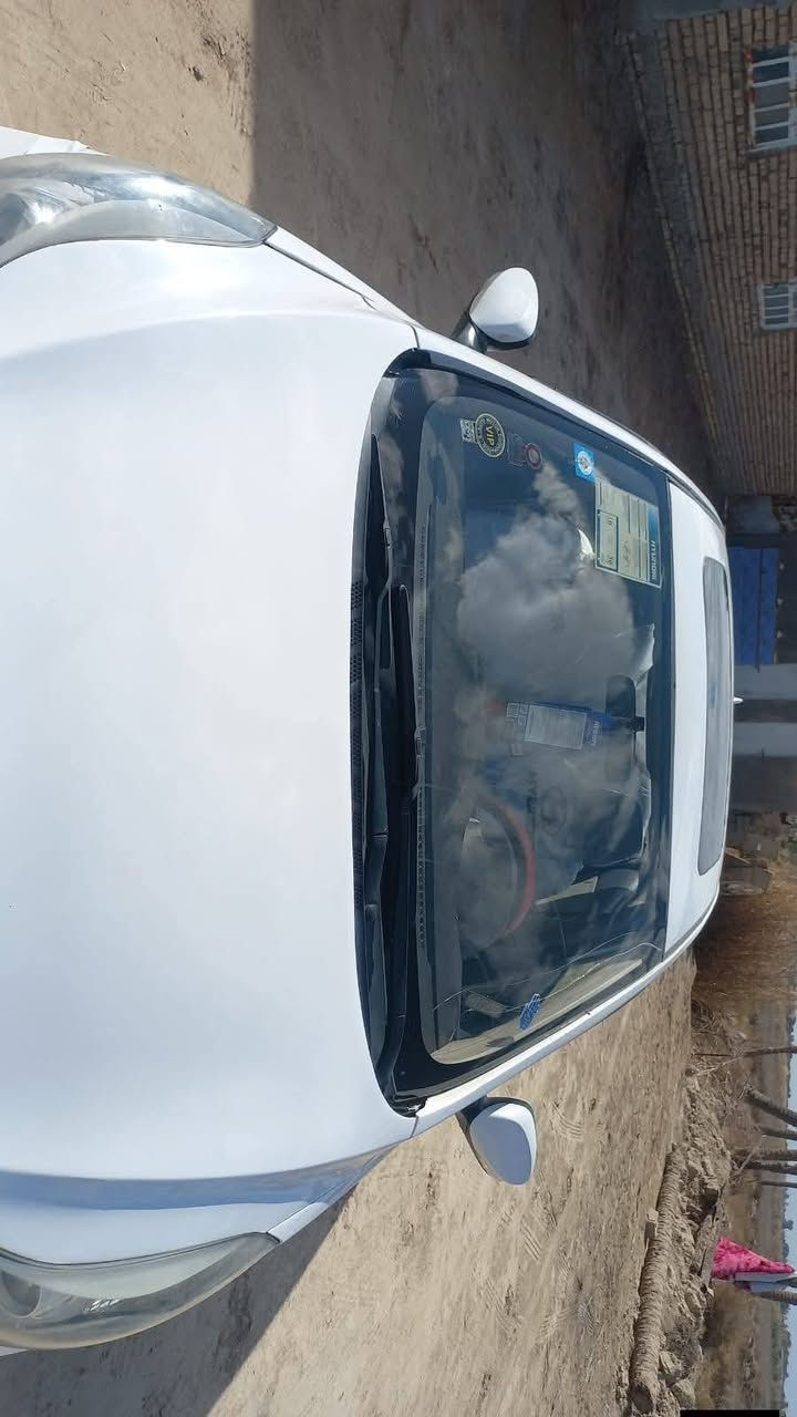 السلام عليكم
النترا اللبيع 2015 خليجي محرك 1800
فول مواصفات عده البصمه السياره حلوه 
السياره باسمي مداور ثاني يوم 
ضربته بيبان اثنين وشويه بالمدكر لامامي او بيه صبغ ..
 اكفلك شواصي وحوض وللغد مكفول خاليه من العيب الشرعي  
للعلم تبريدها ثلج بس صار بيه خلل بدايت الشتاء وعفته 

السعر95 بيهامجال كلشش قليل حك الجيه مستعجل على بيعتها 
الرقم
***********
المكان ذي قار سوك الشيوخ
