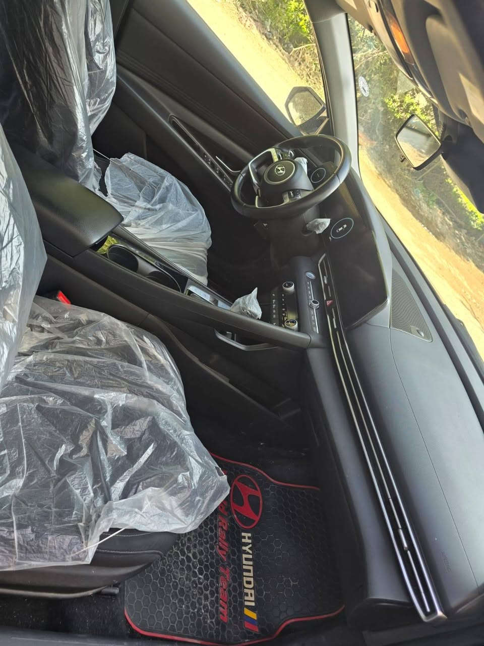 السلام عليكم 
النترا امريكي موديل 2023
السياره بيها صبغ بنيد وجاملغ بدون دواخل 
بسمي تريد تحويل او وكاله 
ويرهم مراوس 
فول مواصفات عدا الفتحه كل المواصفات بيها 
السعر 134$
***********
