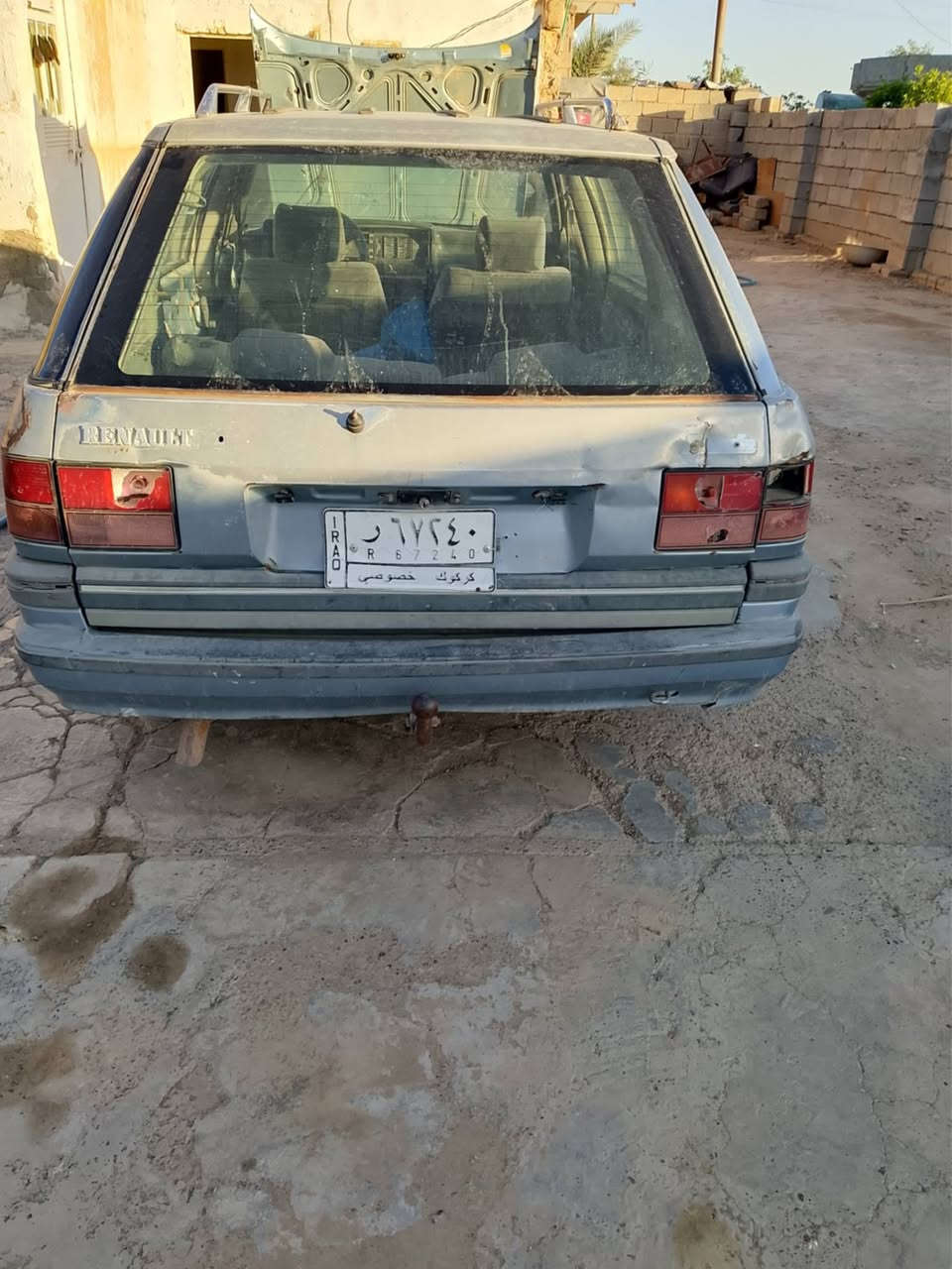 سلام عليكم سياره رينو موديل 1993 سياره كير ومحرك كورلاء 2013سياره  عندي وكاله عامه وراعيها يحويل ثاني يوم سعر  20وبيها مجال  رقم هاتف ***********
