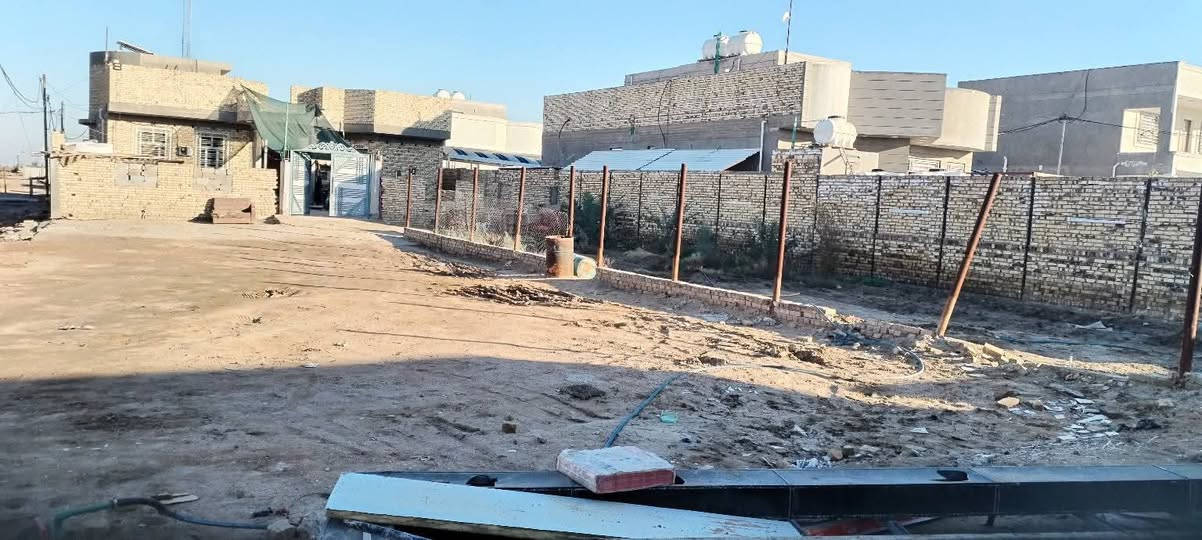 سلام عليكم دار البيع زراعي سنت 25 المساحة الكليه 1450 بناء البيت مسقف 450 العنوان طريق دغاره مجمع الكرار ***********
