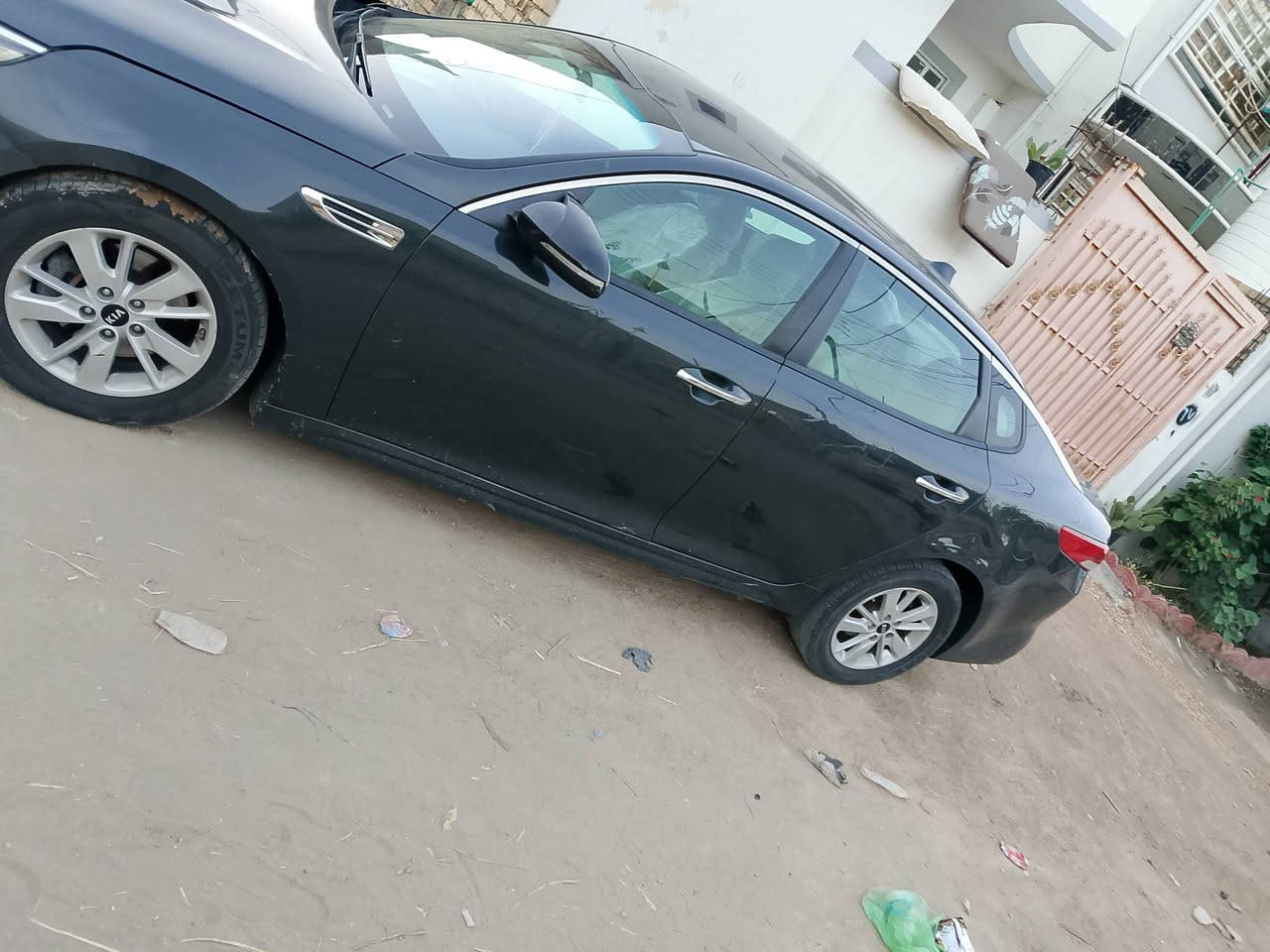 سلام عليكم اوبتمه 16لبيع سياره حلوه وزينه ومرتبه بيها 4 قطع صبغ  بدون داخل  وجها شكل ل20 سياره حلوه السعر 107 بيها مجال بصيط تصل باقي لستفسار ***********
