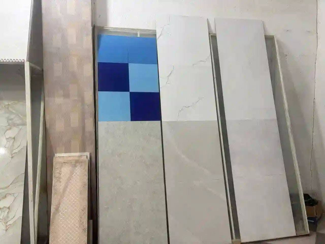سيراميك  للبيع. مال. تعزيله جوه السوك
السعر من 5٫500 دينار لحد 6٫000 دينار و سعر تعزيله
العنوان :قرب جامع مصطفى بك فرع ندافين
للاستفسار ***********
