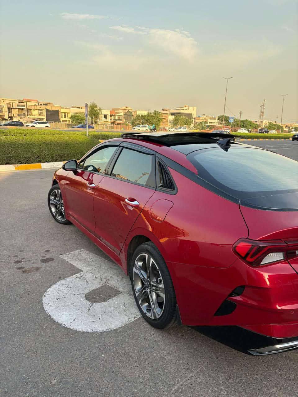 K5 2023 
خليجي مكفوله من الصبغ والبارد والتبديل ماشيه 39 الف رقم اربيل بأسمي جديده اخت الزيرو علي ايدي فول مواصفات محرك الفين دوش المرغوب بانوراما + كشنات جلد وتدفئه شاشه التبريد لمس ولد خلفي حساس امامي خلفي 
السعر 192$ وبيها مجال مكاني بغداد / السيديه
***********

