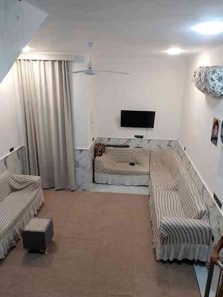 بيت زراعي  مساحه ٢٤٠  طابوك صب كونكريت 
يحتوي ع غرفتين وصاله ودوانيه ومطبخ وصحيات داخلي وخارجي وطارمه جبيره وحديقه وصاله فوك ومكان غرفتين موجود عوزهن شي قليل  في الاسكان صناعي نزله ال ابو عضم السعر خاص  الشراي يتصل ***********
