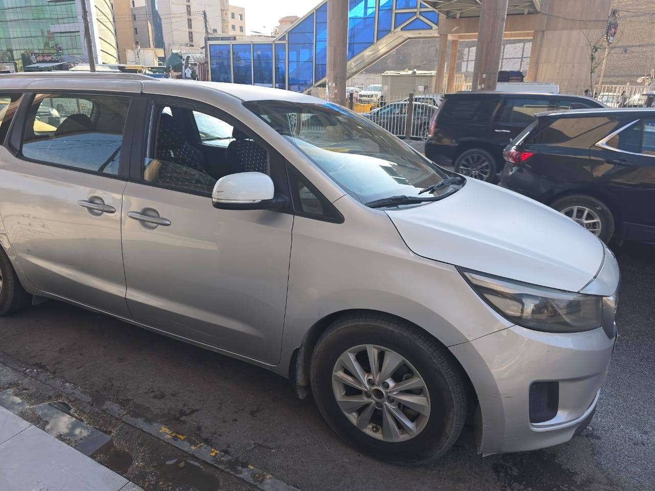 كيا كرنفال موديل 16 للبيع
رقم أربيل سياره خليجي 
بيها جملخ و باب سكن صبخ بدون دواخل سياره حلوه مكان سياره نجف 
سعر سياره 160 بيها مجال 
***********
