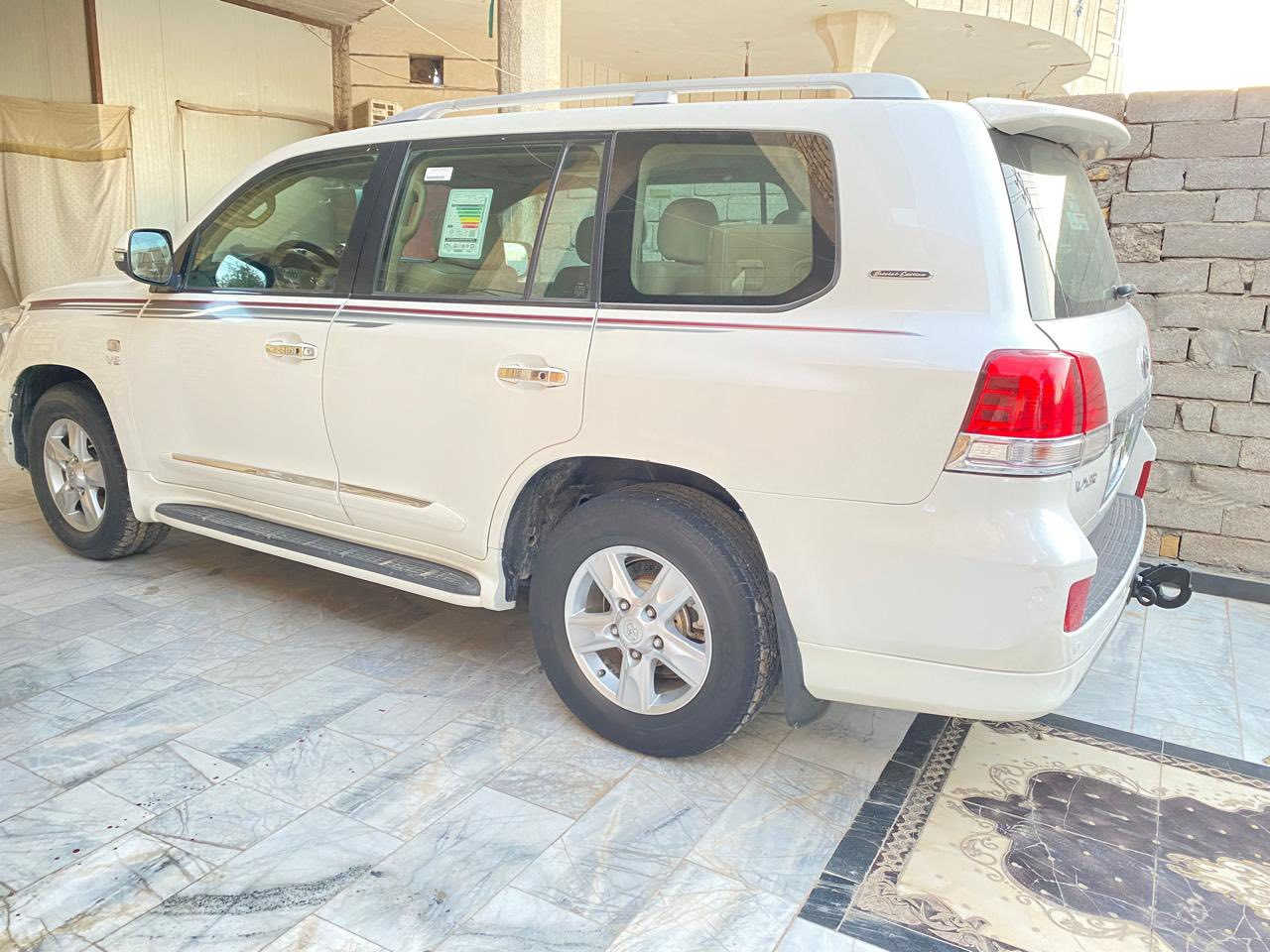 لاندكروزر VXR موديل 2010  معروف مواصفاته رقم سليمانيه نافذه لغايه 2028 وكاله أو تحويل مكفوله ما عدا الچاملق الأمامي بيه شويه بارد ومحدده بالصور السعر 300  بيه مجال بيع أو مراوس حسب الرغبه


**إذا كنت صاحب هذا الإعلان وتريد حذفه لأي سبب، رجاءا أرسل رسالة إلى الدعم الفني**