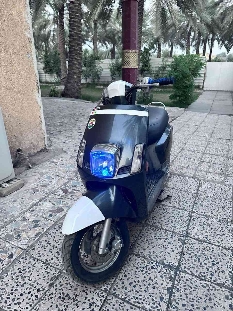 دراجه بوليس مسطرا الدراجه مثل مشوف نضافتها بلصور مكفوله كفاله عامه ختم واحد دراجه حلوه ومرتبه مال طالب حك المدرسه ويرجع  كله بلاديه وحلوه العسر واحد وبيه مجال بسيط للاستفسار : ***********
