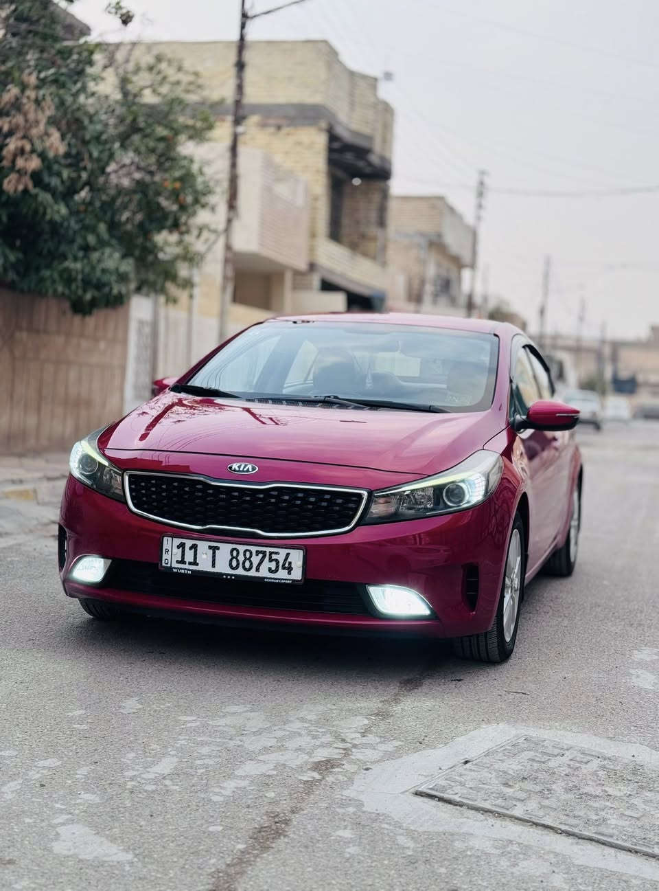 سلام عليكم
سيراتو 2017 للبيع خليجي شركه الدوليه العراقيه محرك 1600 ممفتوح مكفوله من الضربه والصبغ والتبديل ماشيه 90 سياره جديده وصفاحهه عدله ومابيهه شخوط ولا رصعات سياره عليهه تخم تاير جديد وباتري .

موصفاتهه
⚔️ شاشه كامره دواره 
⚔️ اشاير مري ومري شفط ويه السويج
⚔️ ويل كب 16 وخمسه ويل كب 
⚔️ حساسات خلفيه 
⚔️ تحكم ستيرن جهتين 
⚔️ لايت كهرباء وجامه اوتو ولد نهاري 
⚔️ يدات نيكل 
 ⚔️ مود درايف ثلاث وضعيات قياده
وباقي المواصفات معروفه 
*********** 
رايدهه 145وبيها مجال
